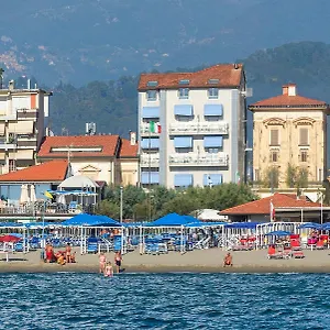 hotellátogatás